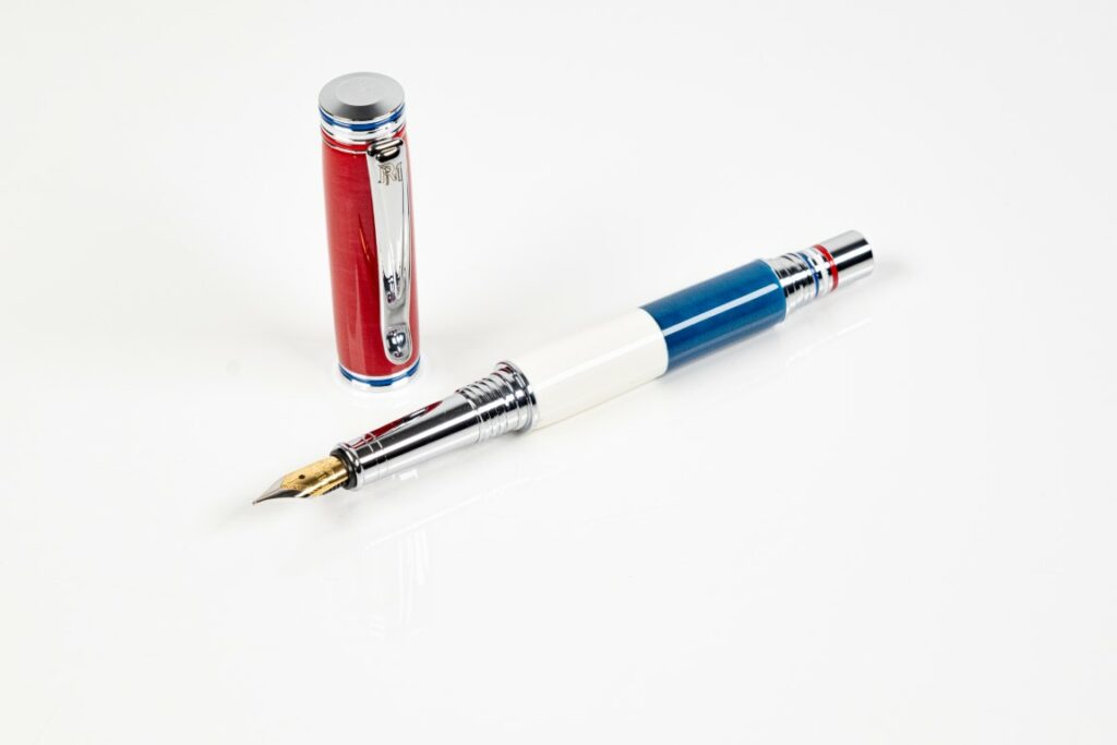 Lire la suite à propos de l’article 102. Bleu blanc rouge
